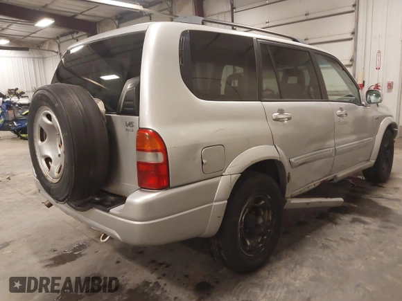 2002 Suzuki XL-7 Standard with VIN JS3TX92V024110369, listed as a IAAI auction lot 41815661 with 120,210 mi miles. Bid and sale history available at carsss.com. Image 4.