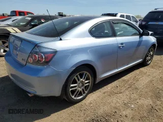 2010 Scion tC z VIN JTKDE3B72A0306500, wystawiony jako Copart lot #56103815 z przebiegiem 132 395 mil mil oraz Szkody całkowita. Historia ofert i sprzedaży dostępna na DreamBid. Obrazek 3.