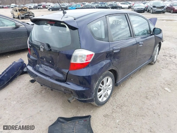 2009 Honda Fit Sport with VIN JHMGE88479S032577, listed as a IAAI auction lot 41725817 with 166,231 mi miles. Bid and sale history available at carsss.com. Image 4.