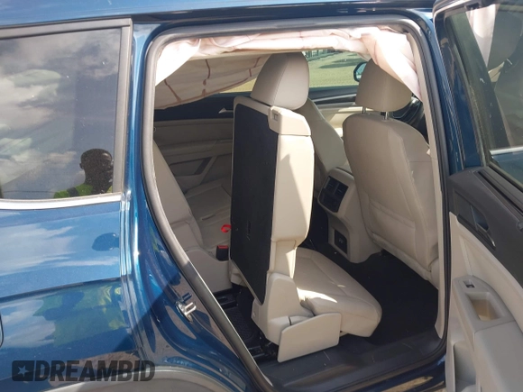 2020 Volkswagen Atlas SE z VIN 1V2WR2CA8LC503891, wystawiony jako IAAI lot #42350826 z przebiegiem 88 306 mil mil oraz . Historia ofert i sprzedaży dostępna na DreamBid. Obrazek 8.