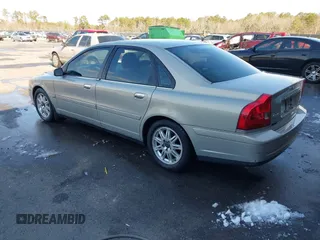 2004 Volvo S80 with VIN YV1TH59H641365689, listed as a IAAI auction lot 41397638 with 171,185 mi miles. Bid and sale history available at carsss.com. Image 3.