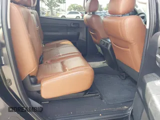 2008 Toyota Tundra z VIN 5TBEV541X8S482775, wystawiony jako IAAI lot #42225319 z przebiegiem 177 683 mil mil oraz . Historia ofert i sprzedaży dostępna na DreamBid. Obrazek 8.