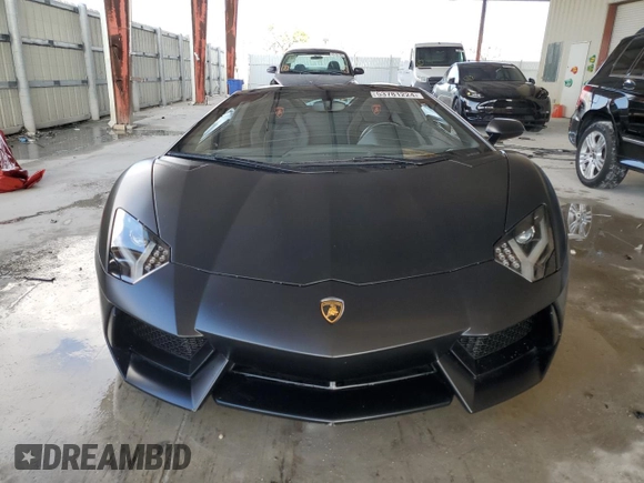 2015 Lamborghini Aventador z VIN ZHWUR1ZD5FLA03450, wystawiony jako Copart lot #53781224 z przebiegiem 8 471 mil mil oraz Szkoda całkowita • Salvage title. Historia ofert i sprzedaży dostępna na DreamBid. Obrazek 5.