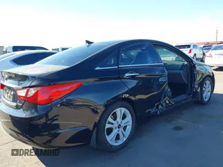 2012 Hyundai Sonata SE z VIN 5NPEC4AC6CH423122, wystawiony jako IAAI lot #41879178 z przebiegiem 64 681 mil mil oraz . Historia ofert i sprzedaży dostępna na DreamBid. Obrazek 6.