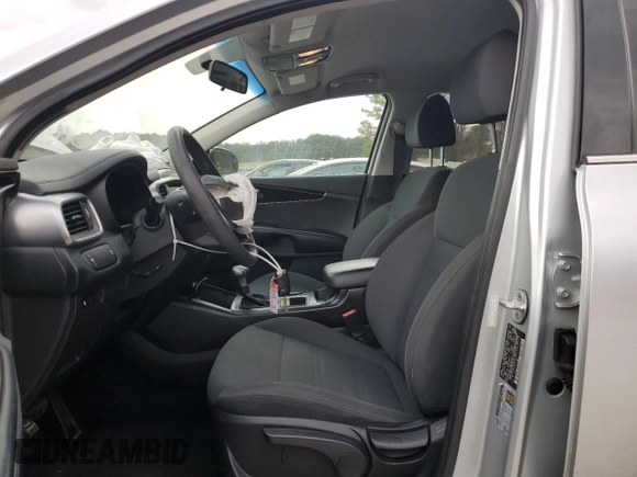 2020 Kia Sorento LX V6 with VIN 5XYPGDA55LG613113, listed as a Copart auction lot 43574995 with 106,949 mi miles and Salvage Title. Bid and sale history available at carsss.com. Image 7.