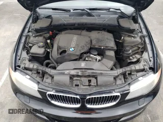 2013 BMW 1 Series 135i с VIN WBAUN7C51DVM26952, выставлен на аукционе Copart как лот 55619975 с пробегом 102 902 миль миль и Списание • Salvage title. История ставок и продаж доступна на DreamBid. Изображение 11.