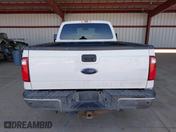 2015 Ford F-250 XLT z VIN 1FT7X2B60FEC27921, wystawiony jako IAAI lot #41962970 z przebiegiem 316 909 mil mil oraz . Historia ofert i sprzedaży dostępna na DreamBid. Obrazek 16.