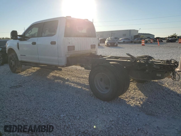 2020 Ford F-350 XL with VIN 1FD8W3HT1LEC39366, listed as a Copart auction lot 80957504 with 129,628 mi miles and Clean title. Bid and sale history available at DreamBid. Image 2.