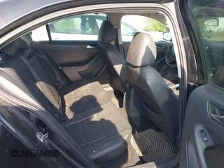 2012 Volkswagen Jetta SE z VIN 3VWDX7AJ4CM061850, wystawiony jako IAAI lot #42564886 z przebiegiem 234 129 mil mil oraz . Historia ofert i sprzedaży dostępna na DreamBid. Obrazek 8.