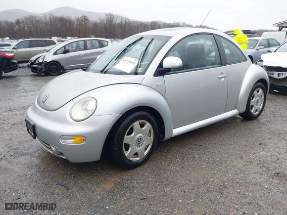 2000 Volkswagen New Beetle GLS with VIN 3VWCC21C8YM458531, listed as a IAAI auction lot 41720193 with NaN miles. Bid and sale history available at carsss.com. Image 2.