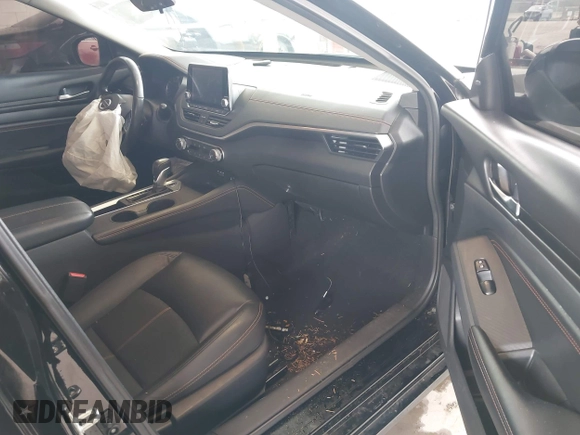 2019 Nissan Altima 2.5 SR with VIN 1N4BL4CV8KC245537, listed as a IAAI auction lot 41808203 with 101,419 mi miles. Bid and sale history available at carsss.com. Image 5.