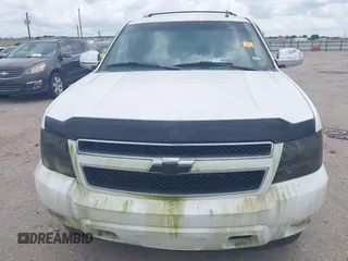 2009 Chevrolet Tahoe 2LT z VIN 1GNFC23059R156494, wystawiony jako IAAI lot #42423722 z przebiegiem Nie podano mil oraz . Historia ofert i sprzedaży dostępna na DreamBid. Obrazek 6.