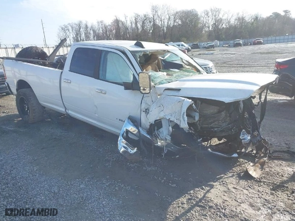 2019 Ram 2500 Big Horn with VIN 3C6UR5JL0KG519472, listed as a IAAI auction lot 41564686 with 120,882 mi miles. Bid and sale history available at carsss.com. Image 1.