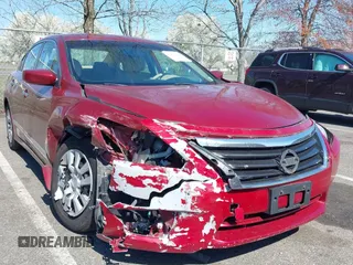 2015 Nissan Altima 2.5 S with VIN 1N4AL3AP3FC105413, listed as a IAAI auction lot 41995660 with 175,430 mi miles. Bid and sale history available at carsss.com. Image 1.