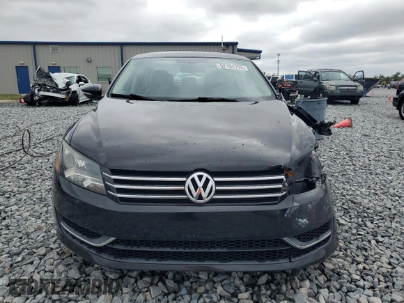 2012 Volkswagen Passat SE with VIN 1VWBP7A35CC037714, listed as a Copart auction lot 52194795 with 77,235 mi miles and Salvage Title. Bid and sale history available at carsss.com. Image 5.