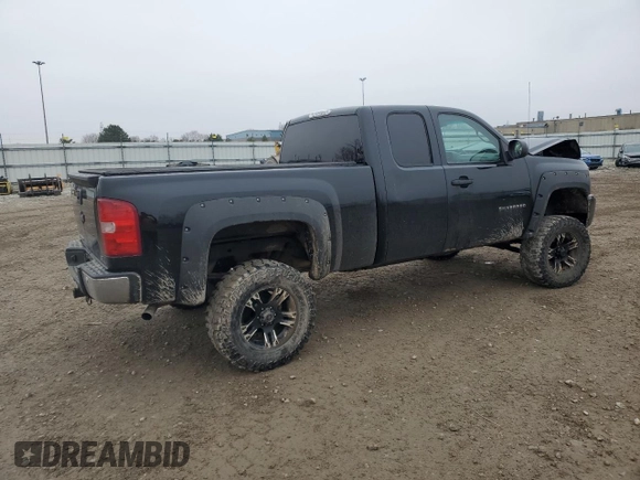 2011 Chevrolet Silverado 1500 LT with VIN 1GCRKSE39BZ147836, listed as a Copart auction lot 50490525 with 213,384 mi miles and Non Repairable. Bid and sale history available at carsss.com. Image 3.