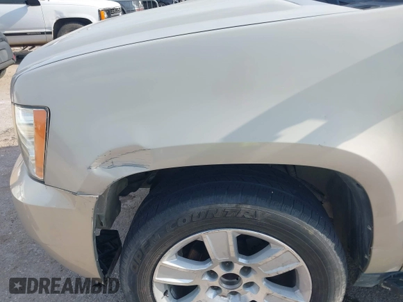 2008 Chevrolet Suburban LTZ with VIN 1GNFC16038R278002, listed as a IAAI auction lot 42036356 with 257,597 mi miles and . Bid and sale history available at DreamBid. Image 6.