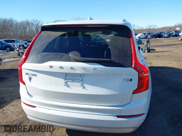 2022 Volvo XC90 Momentum with VIN YV4102PK2N1863761, listed as a IAAI auction lot 41430040 with 29,141 mi miles. Bid and sale history available at carsss.com. Image 16.
