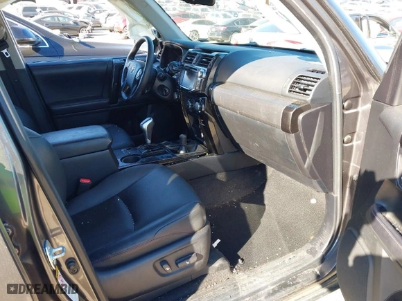 2019 Toyota 4Runner SR5 with VIN JTEBU5JR4K5610914, listed as a IAAI auction lot 41175418 with 101,665 mi miles. Bid and sale history available at carsss.com. Image 5.