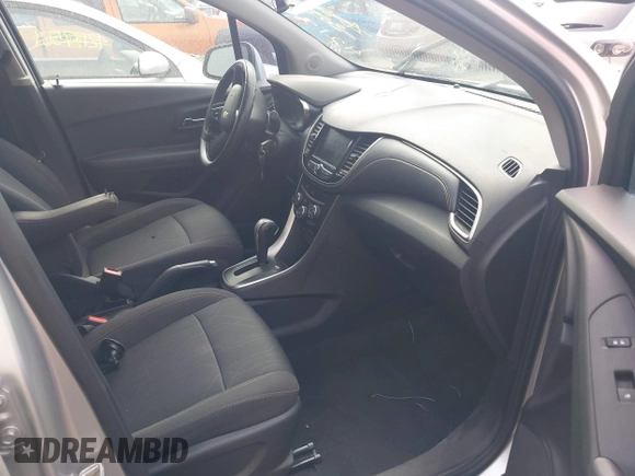 2018 Chevrolet Trax LT with VIN 3GNCJLSB7JL384770, listed as a IAAI auction lot 42176755 with 105,734 mi miles and . Bid and sale history available at carsss.com. Image 5.