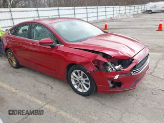 2020 Ford Fusion SE with VIN 3FA6P0HD4LR109679, listed as a IAAI auction lot 41718257 with 132,389 mi miles. Bid and sale history available at carsss.com. Image 1.