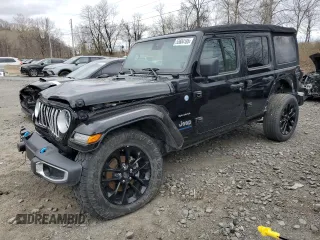 2024 Jeep Wrangler Sahara z VIN 1C4RJXP6XRW274744, wystawiony jako Copart lot #53604185 z przebiegiem 26 306 mil mil oraz Szkoda całkowita • Salvage title. Historia ofert i sprzedaży dostępna na DreamBid. Obrazek 1.