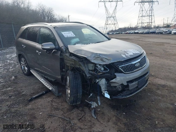 2014 Kia Sorento SX Limited with VIN 5XYKWDA71EG510837, listed as a IAAI auction lot 41311819 with 119,344 mi miles. Bid and sale history available at carsss.com. Image 6.