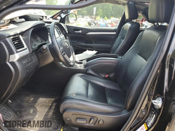 2017 Toyota Highlander XLE with VIN 5TDJZRFH9HS461668, listed as a Copart auction lot 60532375 with 82,923 mi miles and Salvage title. Bid and sale history available at DreamBid. Image 7.