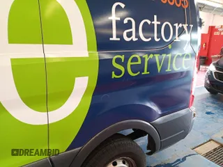 2016 Ford Transit Cargo z VIN 1FTYE1YM8GKB19172, wystawiony jako IAAI lot #42788511 z przebiegiem 143 978 mil mil oraz . Historia ofert i sprzedaży dostępna na DreamBid. Obrazek 29.