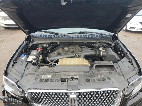 2019 Lincoln Navigator Reserve with VIN 5LMJJ3LT4KEL10417, listed as a Copart auction lot 81532284 with 140,395 mi miles and Salvage title. Bid and sale history available at DreamBid. Image 14.