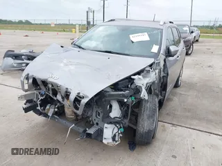 2018 Jeep Cherokee Latitude with VIN 1C4PJLCX7JD558850, listed as a IAAI auction lot 42199243 with 109,780 mi miles. Bid and sale history available at carsss.com. Image 6.