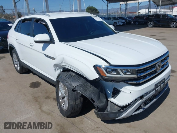 2020 Volkswagen Atlas with VIN 1V2YC2CA4LC205011, listed as a IAAI auction lot 42233807 with 39,084 mi miles and . Bid and sale history available at DreamBid. Image 1.