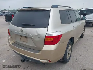2008 Toyota Highlander with VIN JTEDS41A182002555, listed as a IAAI auction lot 41930986 with 391,281 mi miles. Bid and sale history available at carsss.com. Image 4.