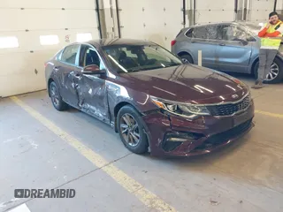 2020 Kia Optima LX z VIN 5XXGT4L3XLG420838, wystawiony jako IAAI lot #42057782 z przebiegiem 93 573 mil mil oraz . Historia ofert i sprzedaży dostępna na DreamBid. Obrazek 1.