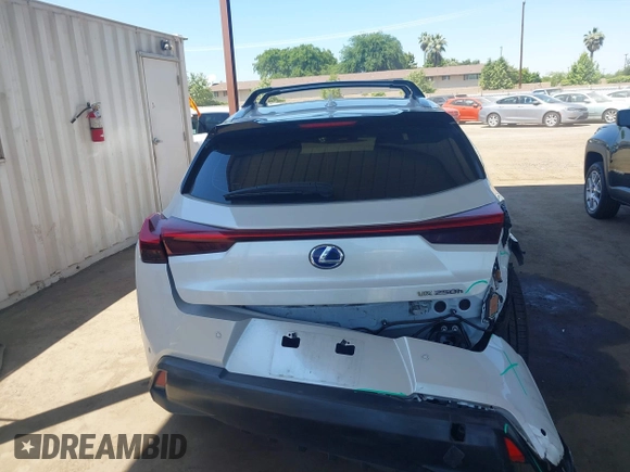 2020 Lexus UX 250h z VIN JTHP9JBH8L2033378, wystawiony jako IAAI lot #42238559 z przebiegiem 49 150 mil mil oraz . Historia ofert i sprzedaży dostępna na DreamBid. Obrazek 16.