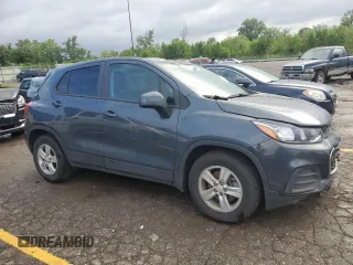 2021 Chevrolet Trax LS z VIN KL7CJKSB7MB331458, wystawiony jako Copart lot #61146094 z przebiegiem 51 419 mil mil oraz Nie do naprawy • Non repairable. Historia ofert i sprzedaży dostępna na DreamBid. Obrazek 4.