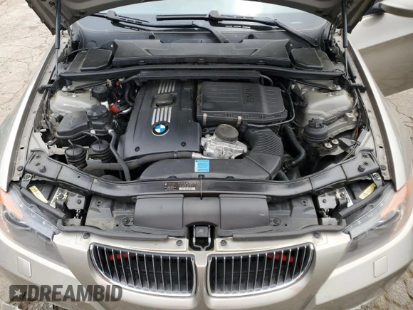 2008 BMW 3 Series 335xi z VIN WBAVD53528A285513, wystawiony jako Copart lot #57087105 z przebiegiem 104 433 mil mil oraz Szkoda całkowita • Salvage title. Historia ofert i sprzedaży dostępna na DreamBid. Obrazek 11.