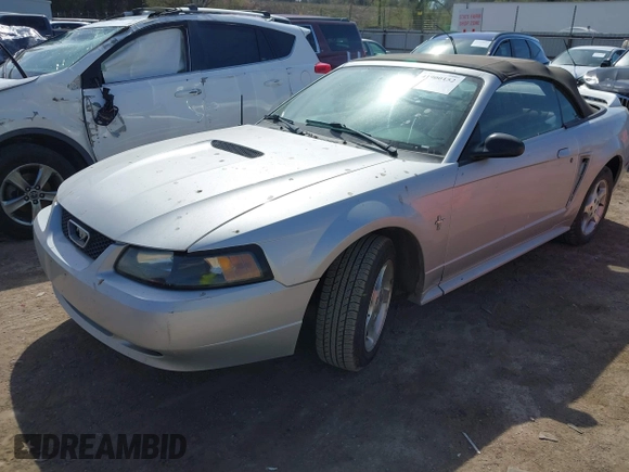 2001 Ford Mustang Deluxe with VIN 1FAFP444X1F141737, listed as a IAAI auction lot 41900152 with 132,080 mi miles. Bid and sale history available at carsss.com. Image 2.
