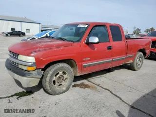 2001 Chevrolet Silverado 1500 LS with VIN 2GCEC19T211348811, listed as a Copart auction lot 45235035 with 264,746 mi miles and Salvage Title. Bid and sale history available at carsss.com. Image 1.
