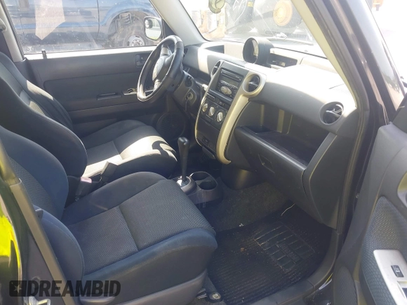 2006 Scion xB z VIN JTLKT324464090213, wystawiony jako IAAI lot #42306140 z przebiegiem 223 224 mil mil oraz . Historia ofert i sprzedaży dostępna na DreamBid. Obrazek 5.