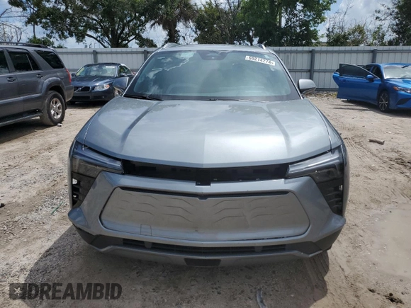 2024 Chevrolet Blazer EV eAWD LT z VIN 3GNKDBRJ9RS202885, wystawiony jako Copart lot #69214274 z przebiegiem 1472 mil mil oraz Szkody całkowita. Historia ofert i sprzedaży dostępna na DreamBid. Obrazek 5.