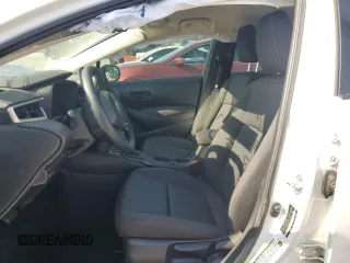 2025 Toyota Corolla LE z VIN 5YFB4MDE0SP255458, wystawiony jako Copart lot #57692105 z przebiegiem Nie podano mil oraz Czysty tytuł • Clean title. Historia ofert i sprzedaży dostępna na DreamBid. Obrazek 7.