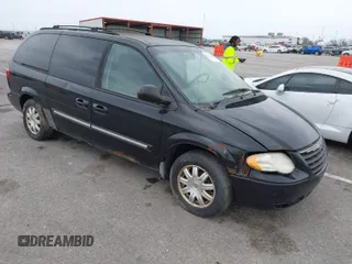 2006 Chrysler Town & Country LWB Touring with VIN 2A8GP54L46R836333, listed as a IAAI auction lot 41934540 with 1 mi miles. Bid and sale history available at carsss.com. Image 1.