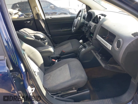 2017 Jeep Compass 75th Anniversary Edition with VIN 1C4NJDBB0HD143138, listed as a IAAI auction lot 41016542 with 118,402 mi miles. Bid and sale history available at carsss.com. Image 5.