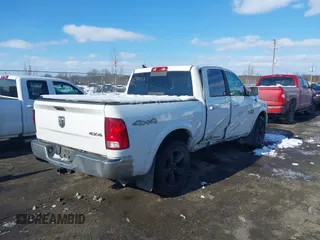 2018 Ram 1500 Big Horn z VIN 1C6RR7LG1JS113662, wystawiony jako IAAI lot #41274107 z przebiegiem 112 500 mil mil oraz . Historia ofert i sprzedaży dostępna na DreamBid. Obrazek 4.