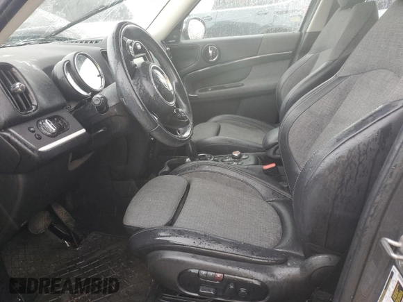2017 MINI Countryman Cooper S z VIN WMZYT3C38H3D98136, wystawiony jako Copart lot #73299934 z przebiegiem Nie podano mil oraz Szkoda całkowita • Salvage title. Historia ofert i sprzedaży dostępna na DreamBid. Obrazek 7.