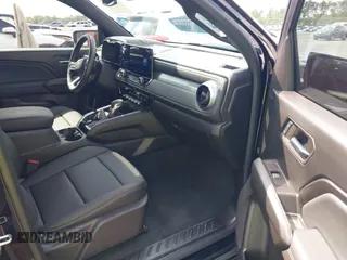 2024 Chevrolet Colorado 2WD LT z VIN 1GCPSCEK1R1210800, wystawiony jako IAAI lot #41999697 z przebiegiem 6 124 mil mil oraz . Historia ofert i sprzedaży dostępna na DreamBid. Obrazek 5.