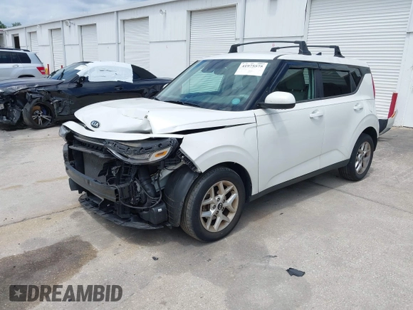 2020 Kia Soul LX with VIN KNDJ23AU6L7718360, listed as a IAAI auction lot 41975575 with 39,432 mi miles. Bid and sale history available at carsss.com. Image 18.