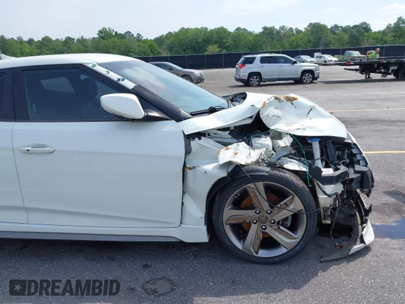 2013 Hyundai Veloster Turbo z VIN KMHTC6AE6DU112233, wystawiony jako IAAI lot #42295962 z przebiegiem 151 091 mil mil oraz . Historia ofert i sprzedaży dostępna na DreamBid. Obrazek 12.