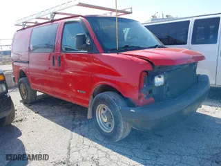 2004 Chevrolet Express Cargo Van with VIN 1GCHG35U441202707, listed as a IAAI auction lot 41685904 with 257,847 mi miles. Bid and sale history available at carsss.com. Image 1.